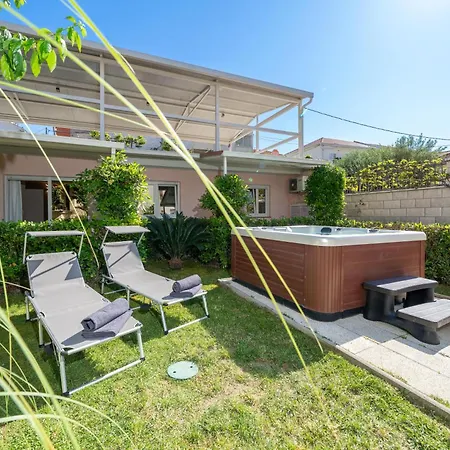 Santa Lucia With Whirlpool Appartement